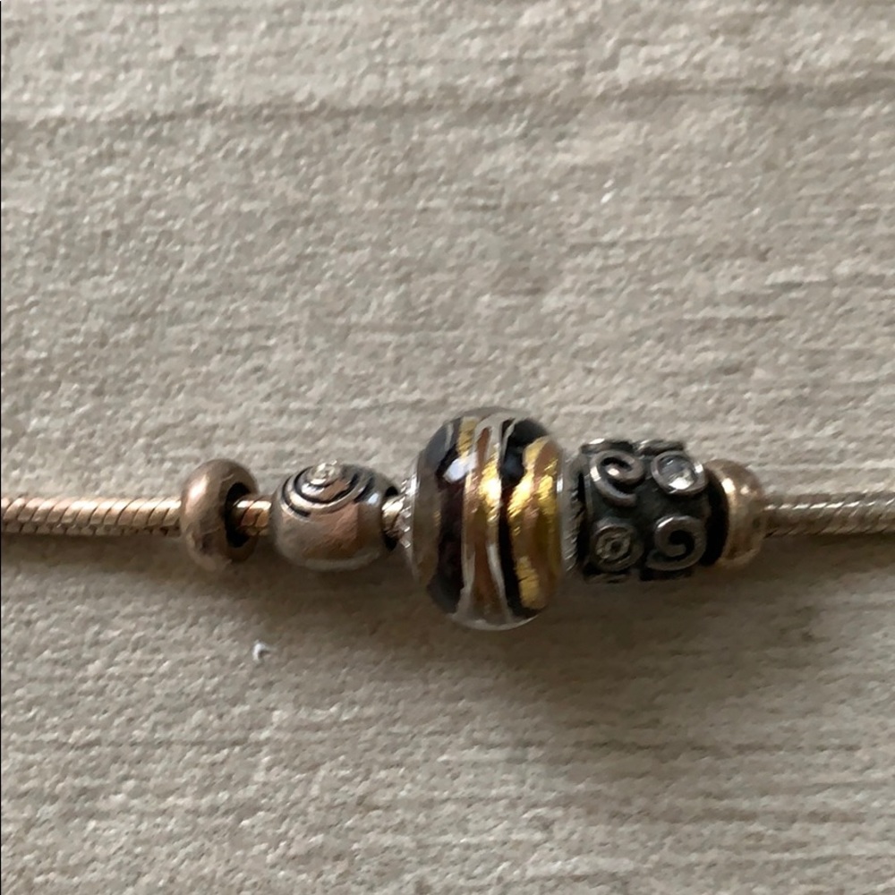 Bacio Bracelet - Picture 2 of 3